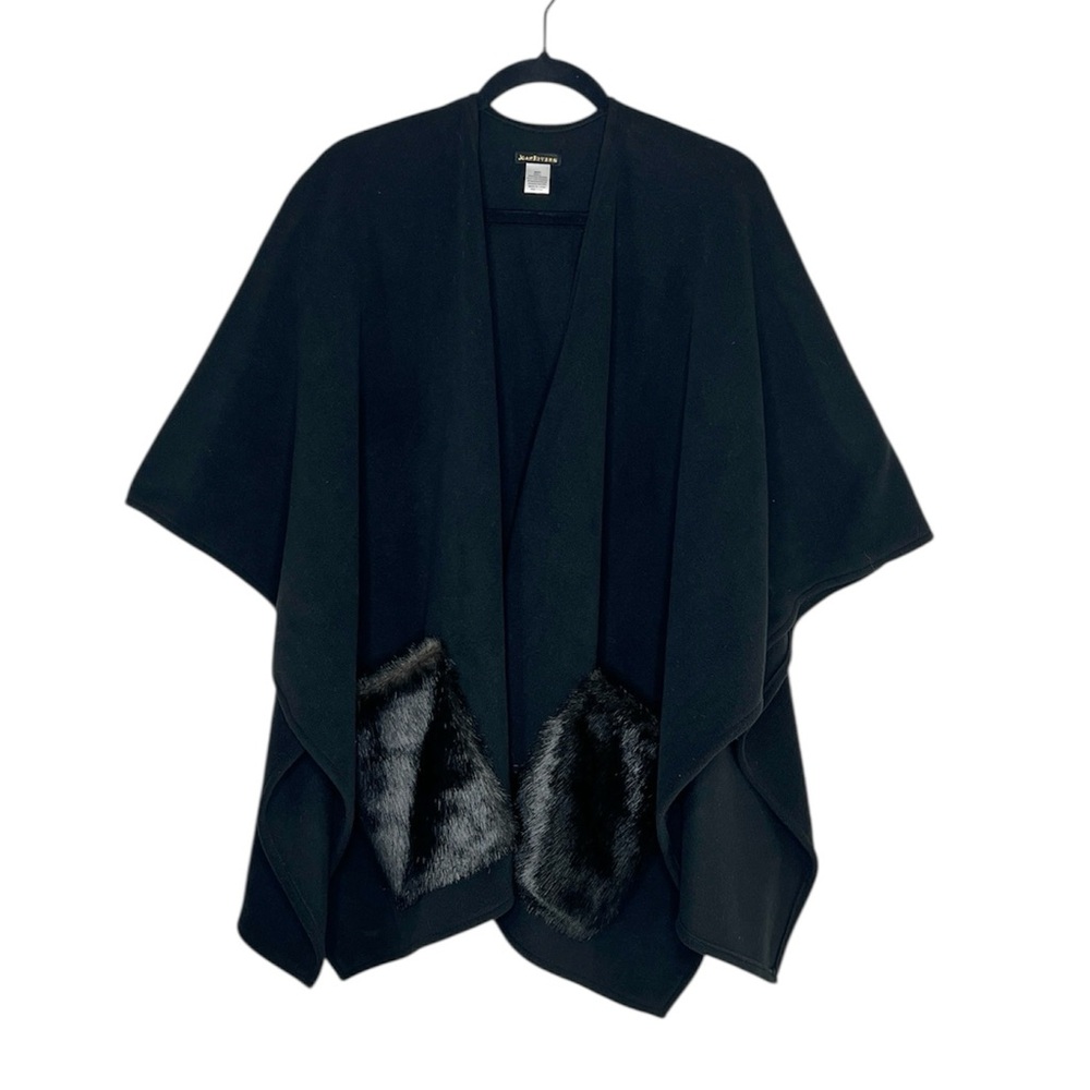 Joan Rivers Polar Fleece Ruana with Faux Fur Pockets in black size Missy